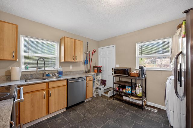 145 Signal Hills Drive, Chattanooga, TN 37405