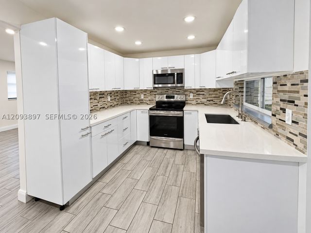5714 Greene St, Hollywood, FL 33021