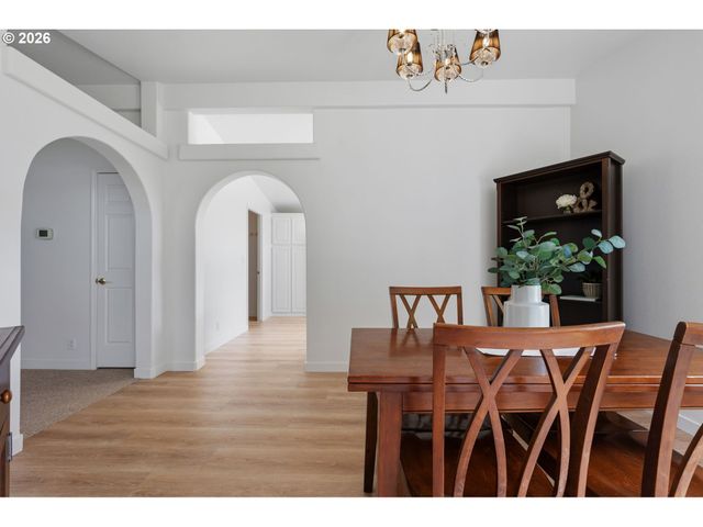 3220 CRESCENT Ave 66, Eugene, OR 97408