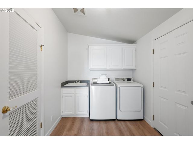 3220 CRESCENT Ave 66, Eugene, OR 97408
