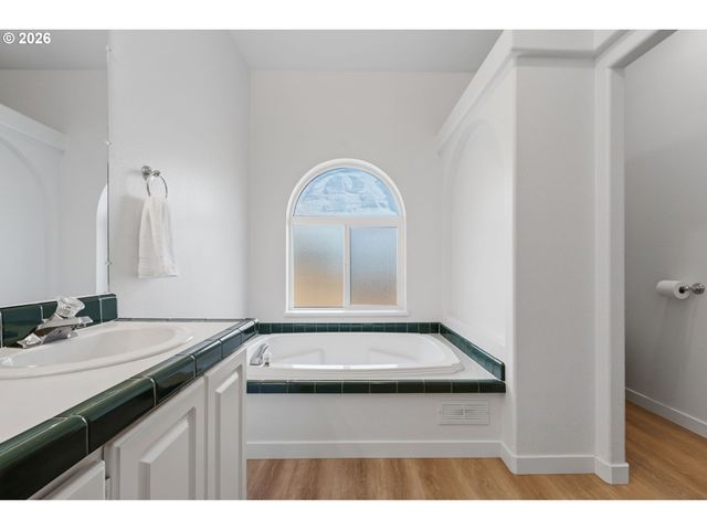 3220 CRESCENT Ave 66, Eugene, OR 97408