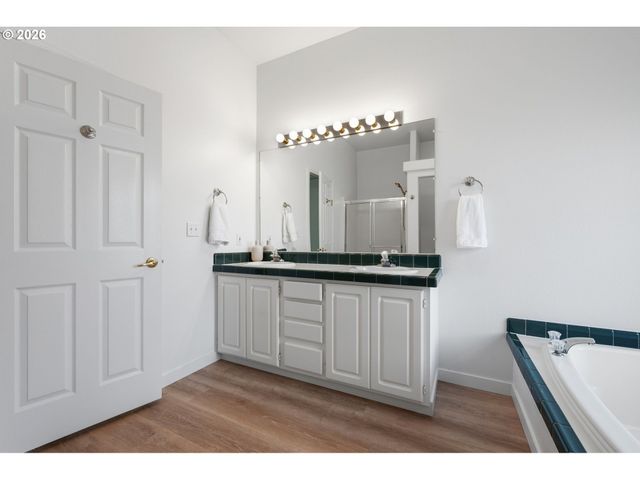 3220 CRESCENT Ave 66, Eugene, OR 97408