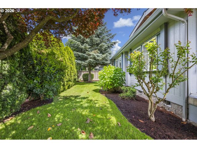 3220 CRESCENT Ave 66, Eugene, OR 97408