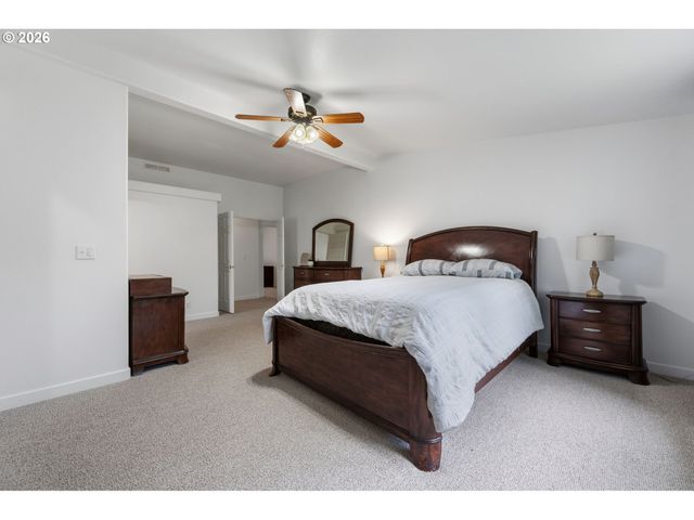 3220 CRESCENT Ave 66, Eugene, OR 97408