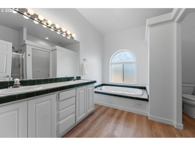 3220 CRESCENT Ave 66, Eugene, OR 97408
