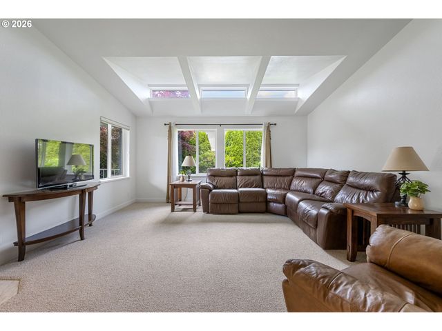 3220 CRESCENT Ave 66, Eugene, OR 97408