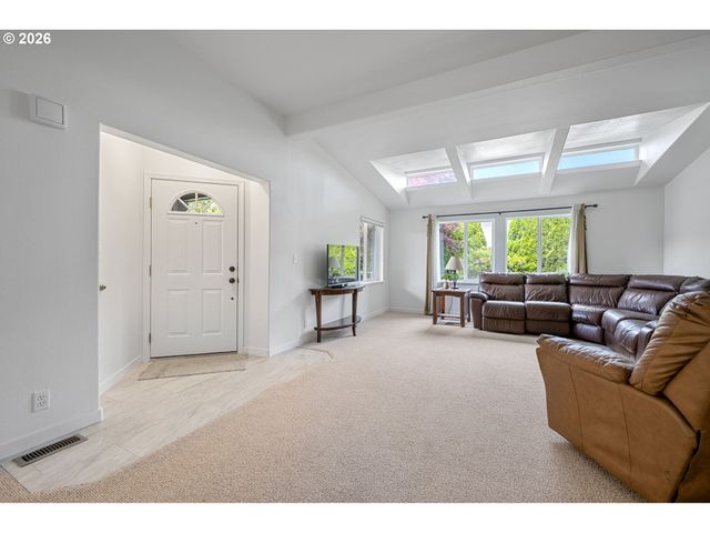 3220 CRESCENT Ave 66, Eugene, OR 97408