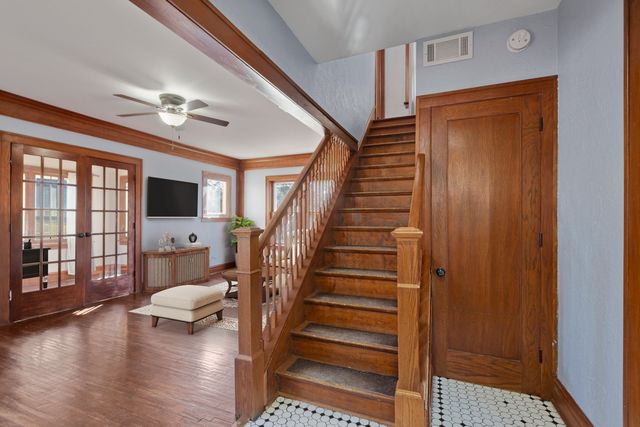 371 North Street, Elgin, IL 60120