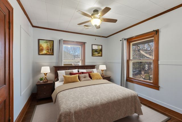 371 North Street, Elgin, IL 60120