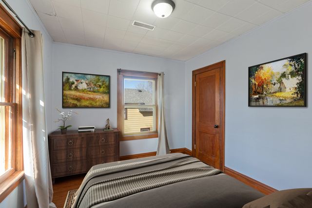 371 North Street, Elgin, IL 60120