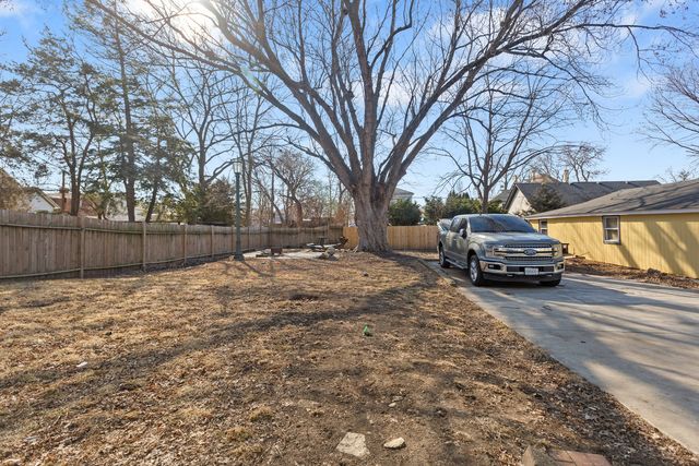 371 North Street, Elgin, IL 60120