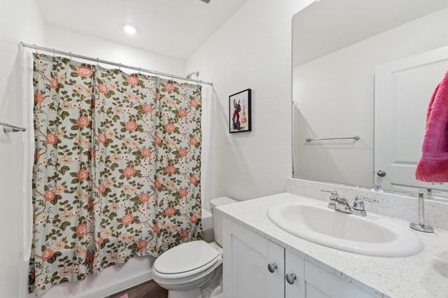 1809 Del Mar Drive, Los Banos, CA 93635