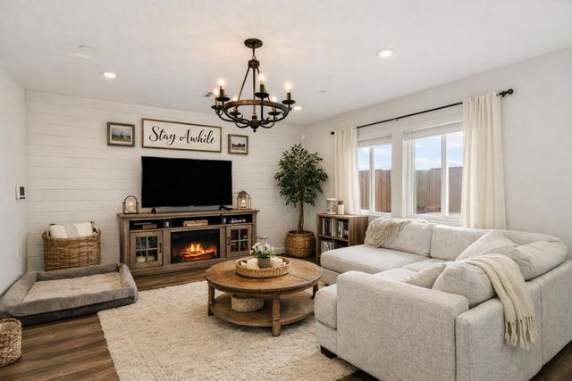 1809 Del Mar Drive, Los Banos, CA 93635