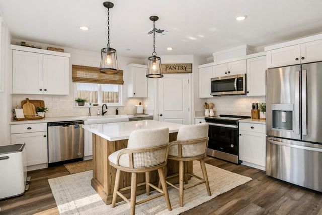 1809 Del Mar Drive, Los Banos, CA 93635