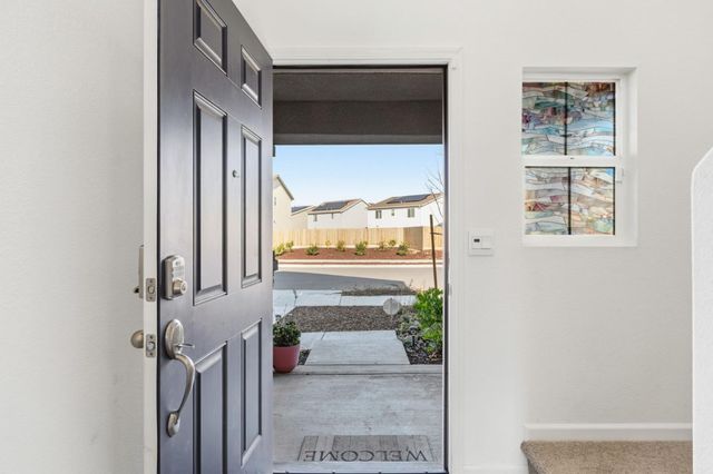 1809 Del Mar Drive, Los Banos, CA 93635