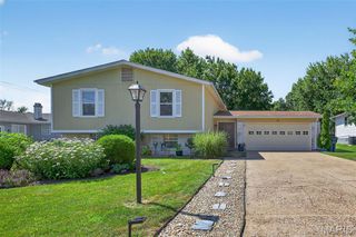 3 W Sunny Side Drive, St Peters, MO 63376