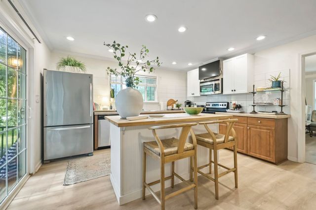 195 Hawks Nest Circle, Murrells Inlet, SC 29576