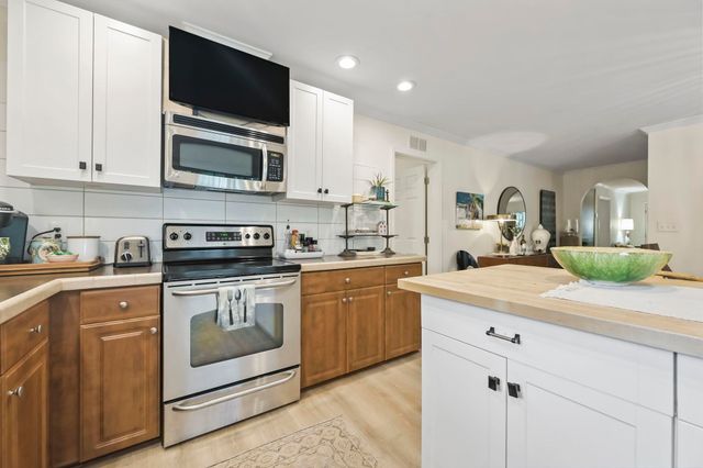 195 Hawks Nest Circle, Murrells Inlet, SC 29576