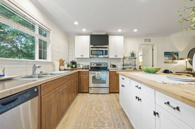 195 Hawks Nest Circle, Murrells Inlet, SC 29576