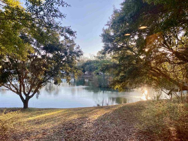 195 Hawks Nest Circle, Murrells Inlet, SC 29576