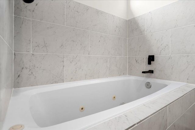 2022 E 2nd ST, Austin, TX 78702