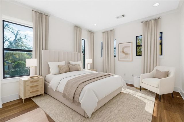 2022 E 2nd ST, Austin, TX 78702