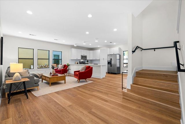 2022 E 2nd ST, Austin, TX 78702