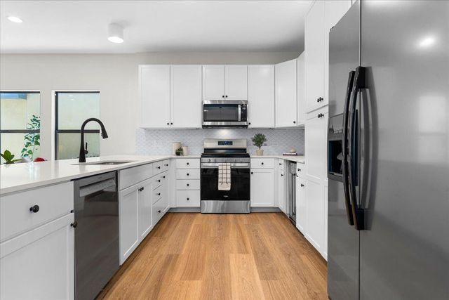 2022 E 2nd ST, Austin, TX 78702