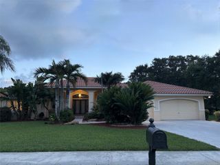 10660 SW 44th Court, Davie, FL 33328