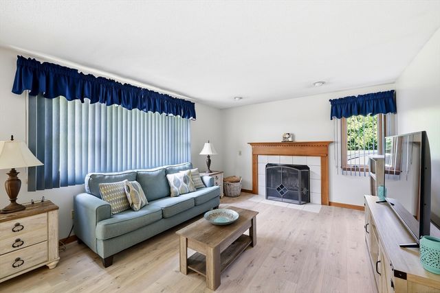 16 Lessard, East Longmeadow, MA 01028