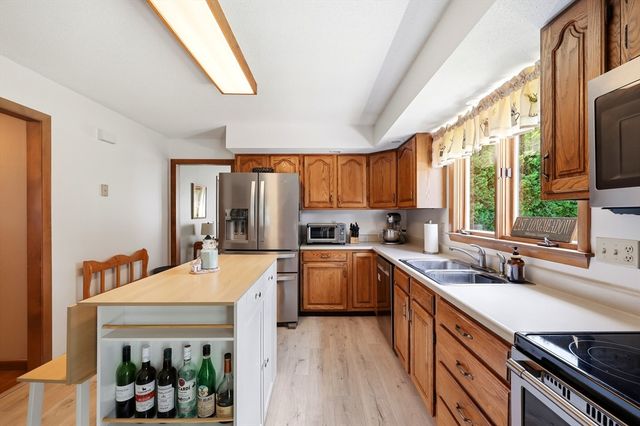 16 Lessard, East Longmeadow, MA 01028