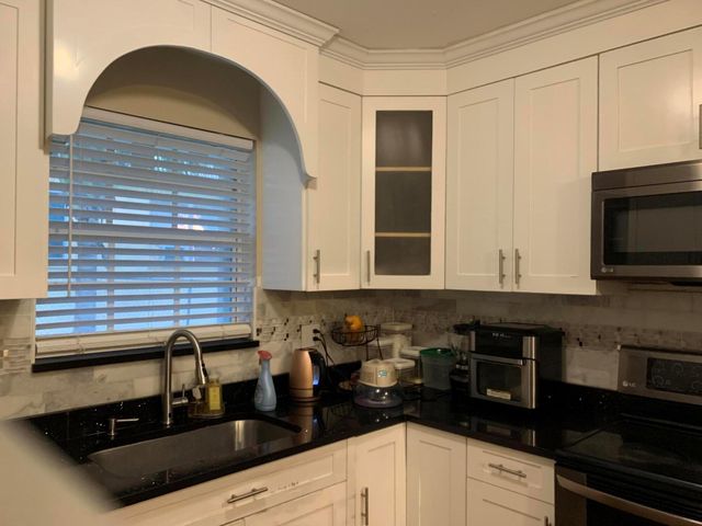 1345 W 34th Street, Riviera Beach, FL 33404