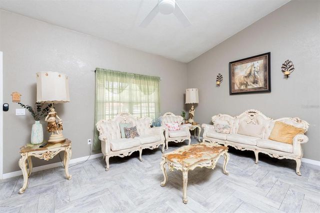 340 OAK TRACK LOOP, Ocala, FL 34472