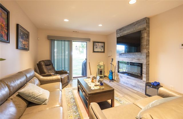 1145 Hartford Avenue 5A, Johnston, RI 02919