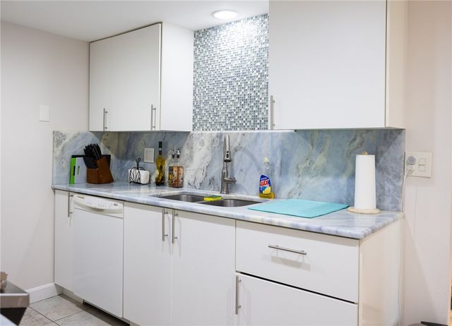 1145 Hartford Avenue 5A, Johnston, RI 02919