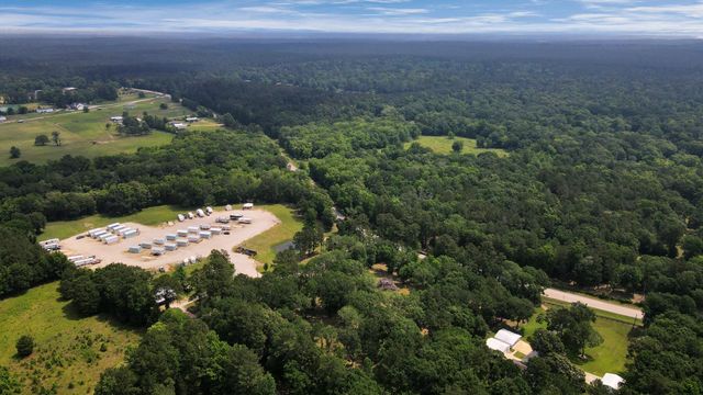 21765 Bailey Grove Rd, Montgomery, TX 77356