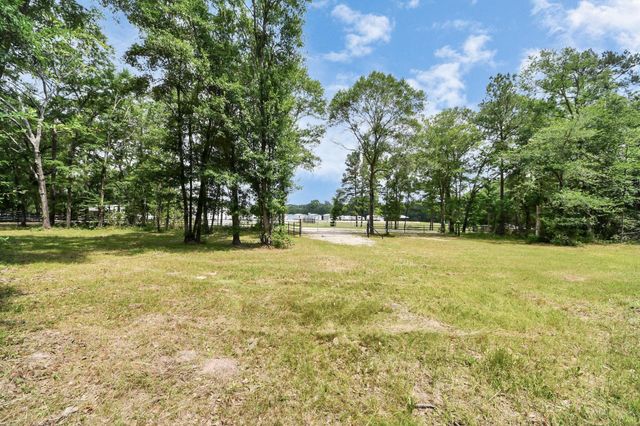 21765 Bailey Grove Rd, Montgomery, TX 77356