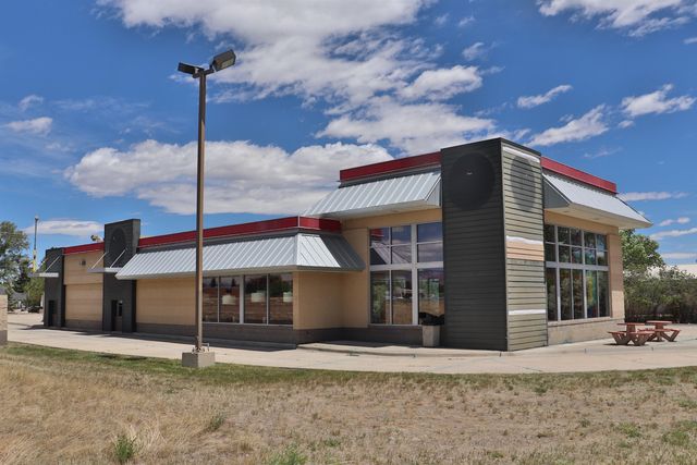 1902 Mountain View Dr, Cody, WY 82414