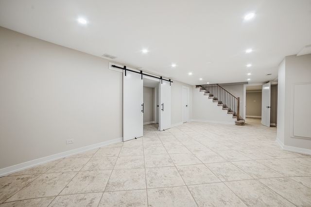 19W071 Avenue Chateaux, Oak Brook, IL 60523
