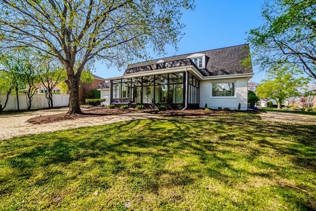 19W071 Avenue Chateaux, Oak Brook, IL 60523