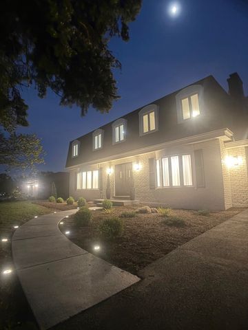 19W071 Avenue Chateaux, Oak Brook, IL 60523