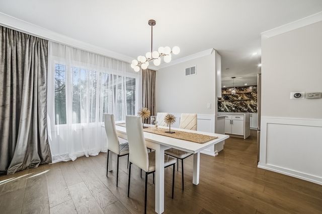 19W071 Avenue Chateaux, Oak Brook, IL 60523