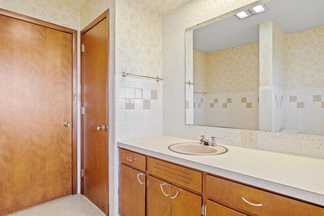 W1586 County Road H, New Holstein, WI 53061