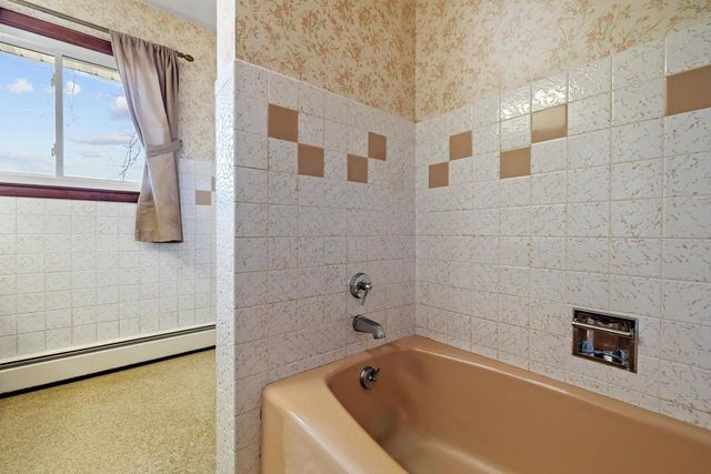 W1586 County Road H, New Holstein, WI 53061