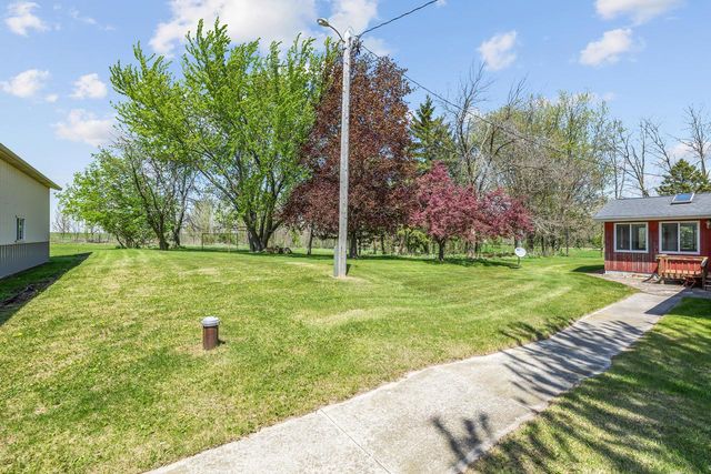 W1586 County Road H, New Holstein, WI 53061