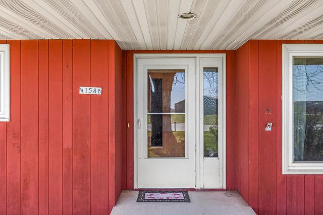 W1586 County Road H, New Holstein, WI 53061