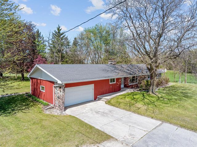 W1586 County Road H, New Holstein, WI 53061
