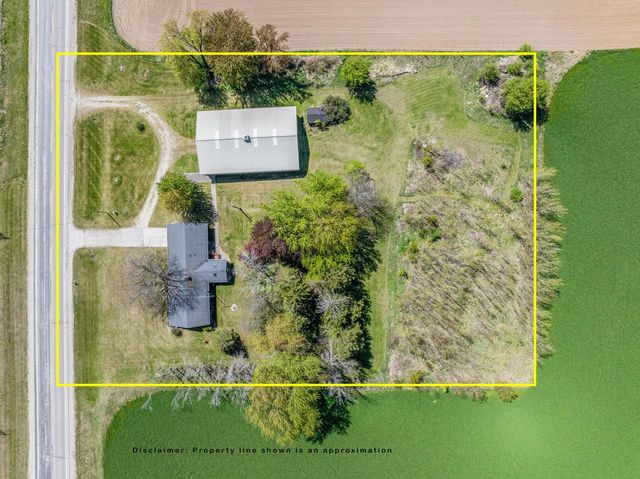 W1586 County Road H, New Holstein, WI 53061
