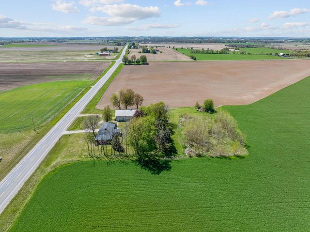 W1586 County Road H, New Holstein, WI 53061