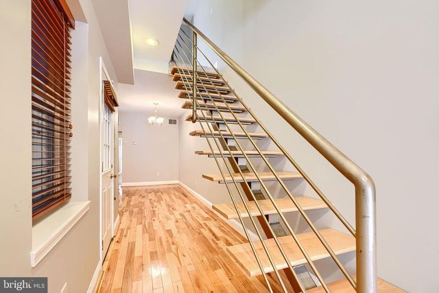 229 S WASHINGTON ST, Baltimore, MD 21231